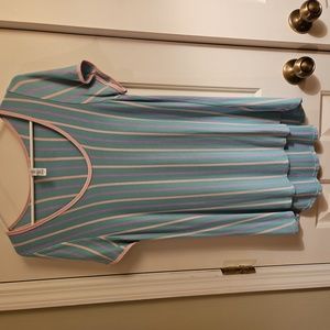 LuLaRue woman's tunic top